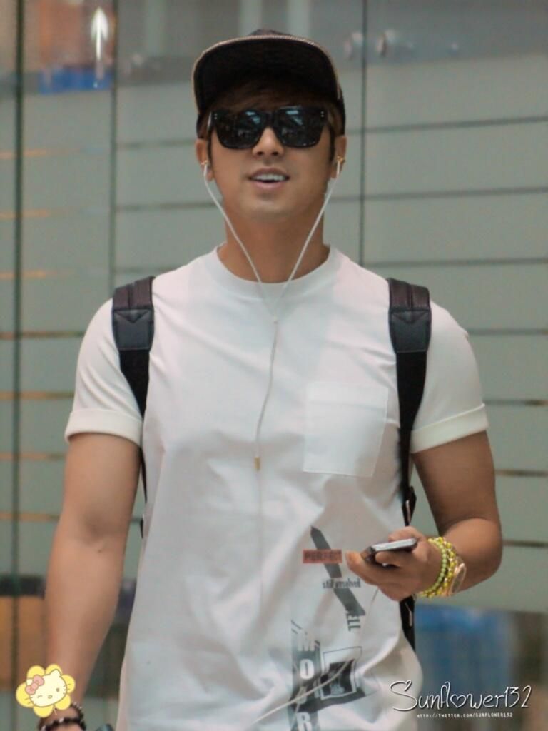  photo BPfq2LRCYAA9XF8jpglarge_zpse7f4ee24.jpg