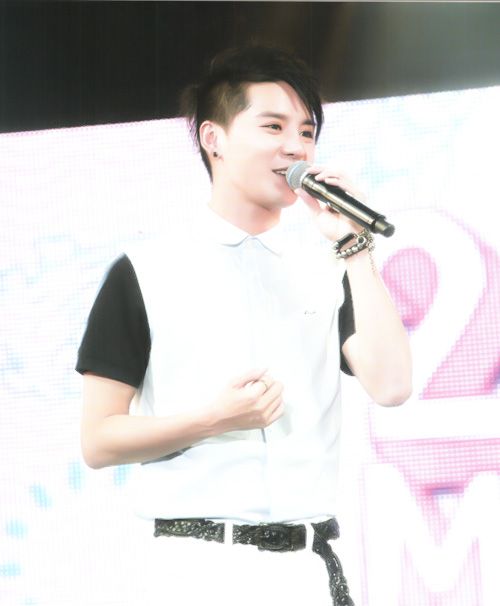  photo jyj_magazine_vol2_103_zps7a28f398.jpg