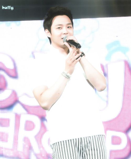  photo jyj_magazine_vol2_104_zps6a60ac5f.jpg