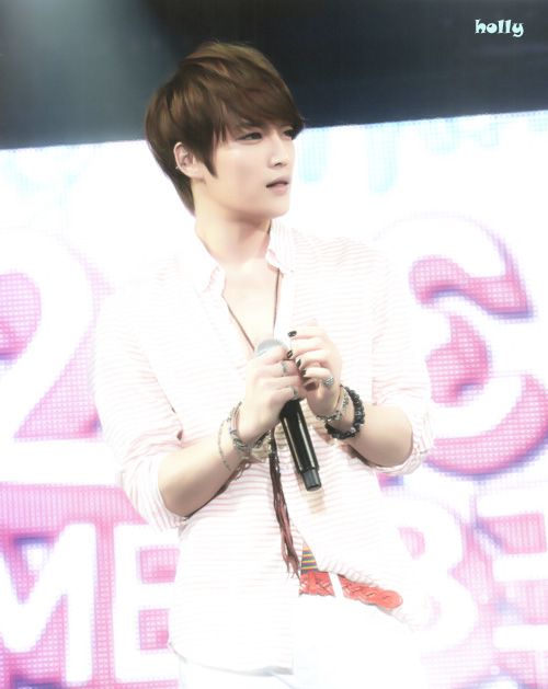  photo jyj_magazine_vol2_113_zps30808fc4.jpg