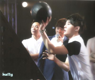  photo jyj_magazine_vol2_115_zps9721037b.jpg