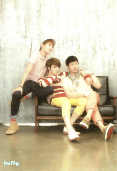  photo jyj_magazine_vol2_41_zps3b75d741.jpg