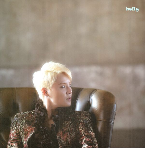  photo jyj_magazine_vol2_69_zps54eda8af.jpg