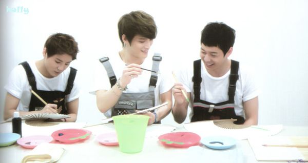  photo jyj_magazine_vol2_84_zps9a05dbf1.jpg