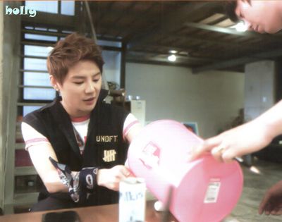  photo jyj_magazine_vol2_88_zps3564edc1.jpg