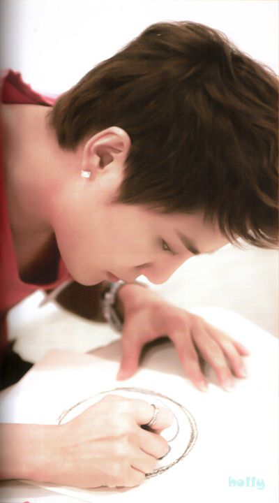  photo jyj_magazine_vol2_98_zpsbb1b6bb7.jpg