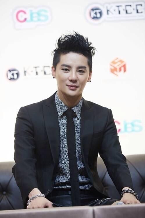  photo BPh2FcyCAAAyOQDjpglarge_zps78628f5e.jpg