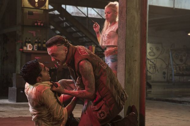 photo Chappie-Die-Antwoord-and-Dev-Patel_zpsdkl7rioz.jpg